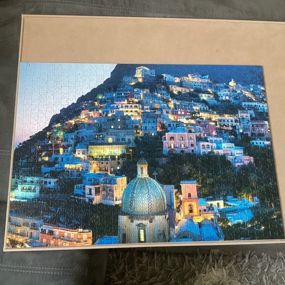 1000pc Puzzle - Picture 2 of 4